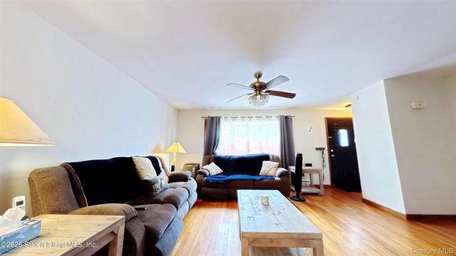 59 Zoe St, Staten Island, NY 10305