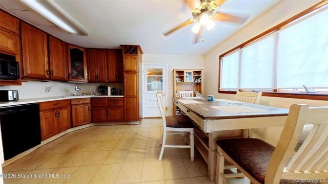59 Zoe St, Staten Island, NY 10305