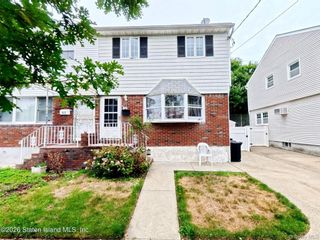 59 Zoe St, Staten Island, NY 10305