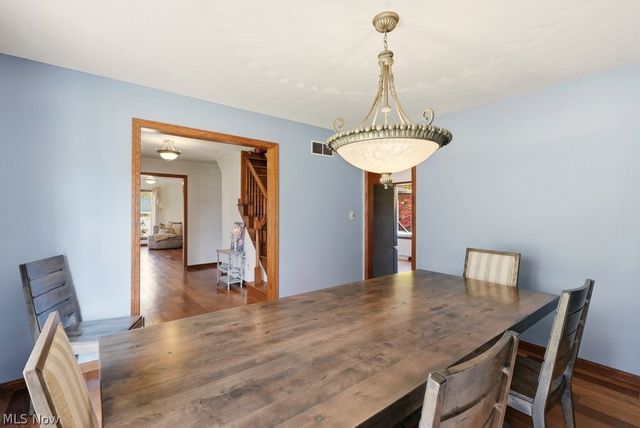 951 S Azalea Boulevard, Barberton, OH 44203