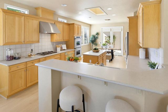 807 Carrousel Ct, Lincoln, CA 95648