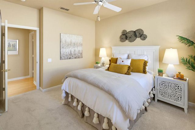 807 Carrousel Ct, Lincoln, CA 95648