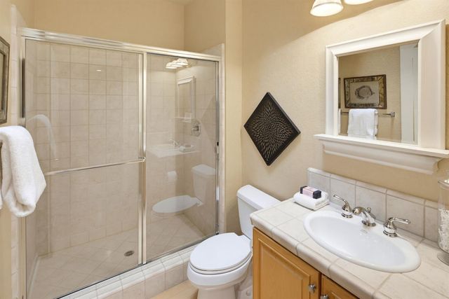 807 Carrousel Ct, Lincoln, CA 95648