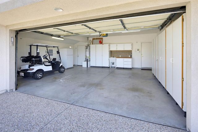 807 Carrousel Ct, Lincoln, CA 95648