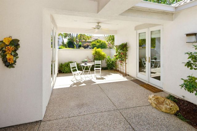 807 Carrousel Ct, Lincoln, CA 95648