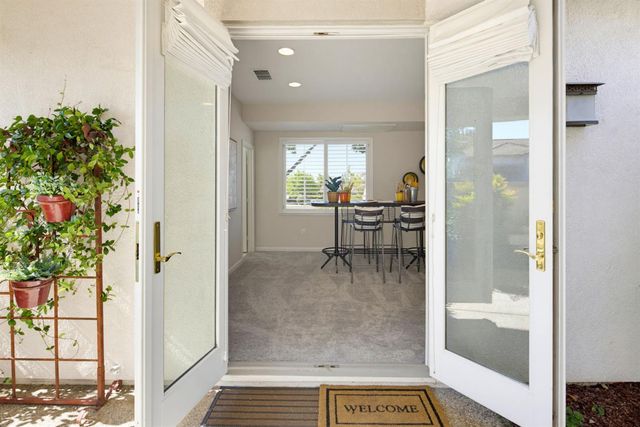 807 Carrousel Ct, Lincoln, CA 95648