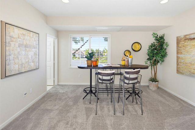 807 Carrousel Ct, Lincoln, CA 95648