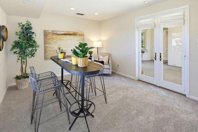 807 Carrousel Ct, Lincoln, CA 95648