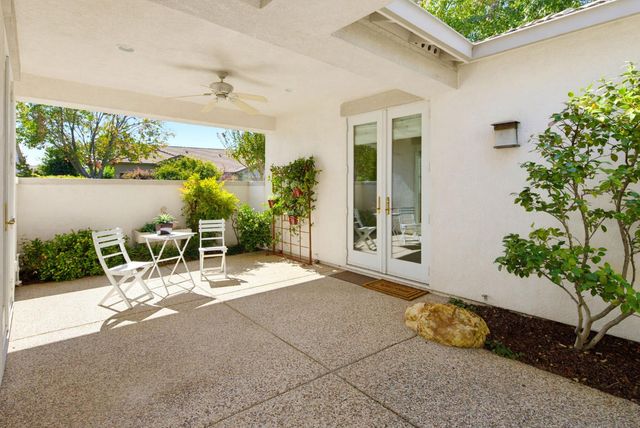 807 Carrousel Ct, Lincoln, CA 95648