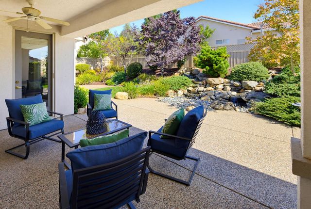 807 Carrousel Ct, Lincoln, CA 95648