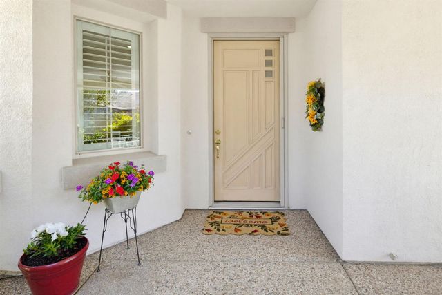 807 Carrousel Ct, Lincoln, CA 95648