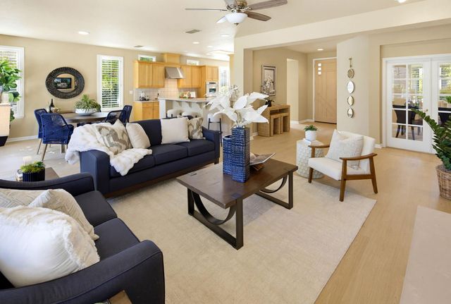 807 Carrousel Ct, Lincoln, CA 95648