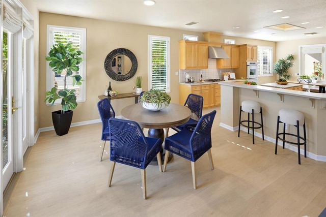 807 Carrousel Ct, Lincoln, CA 95648