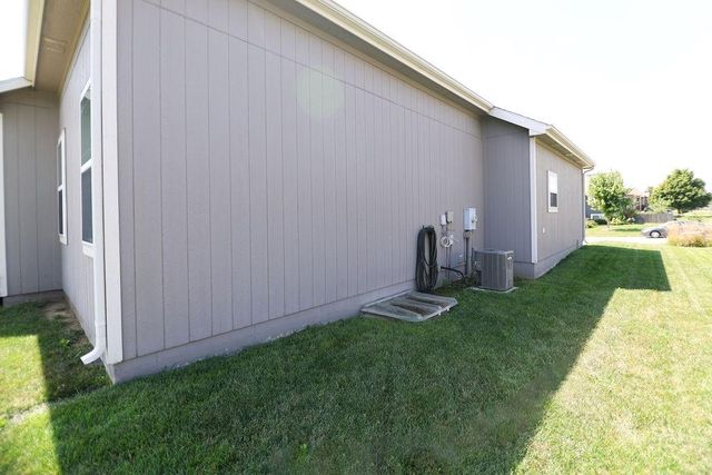 3725 N 154th Street, Basehor, KS 66007
