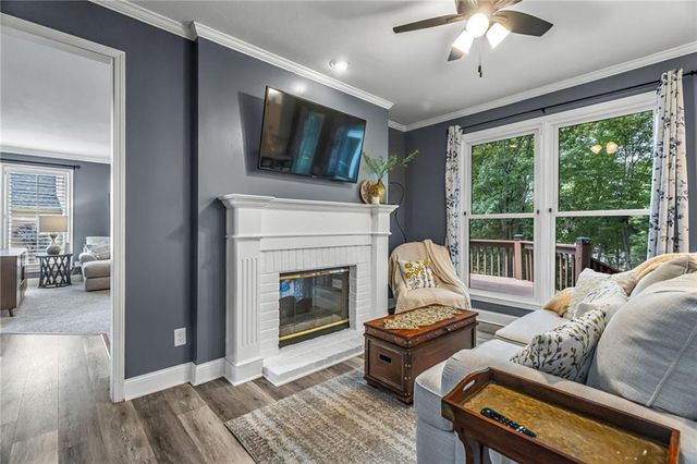 324 NW Bradford Street, Lee's Summit, MO 64064
