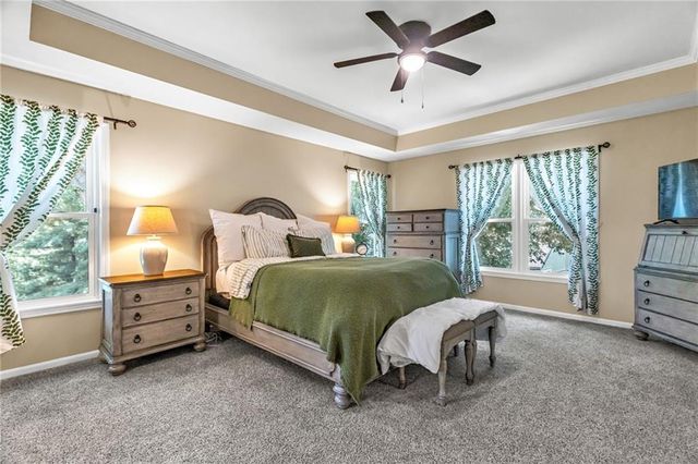 324 NW Bradford Street, Lee's Summit, MO 64064