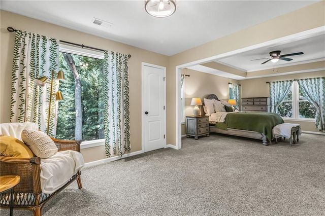 324 NW Bradford Street, Lee's Summit, MO 64064