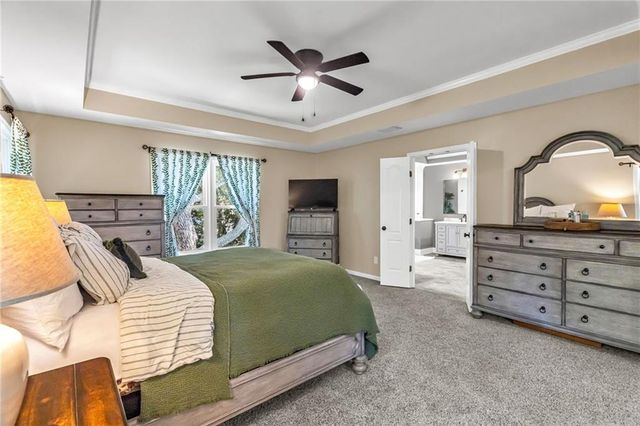 324 NW Bradford Street, Lee's Summit, MO 64064