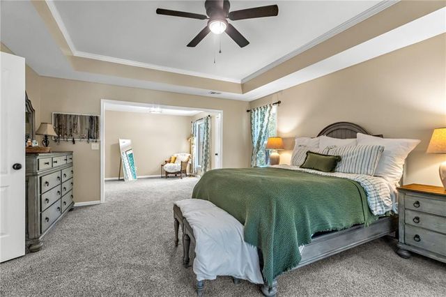 324 NW Bradford Street, Lee's Summit, MO 64064