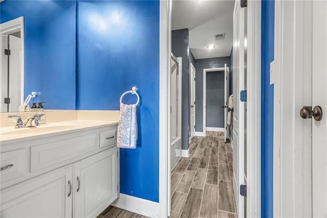 324 NW Bradford Street, Lee's Summit, MO 64064
