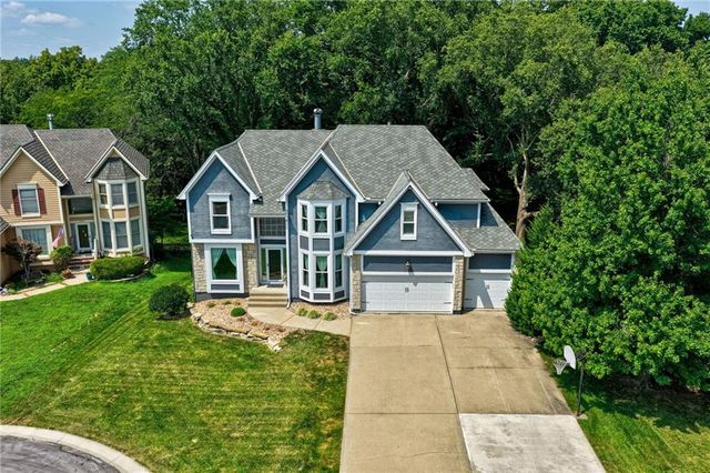 324 NW Bradford Street, Lee's Summit, MO 64064