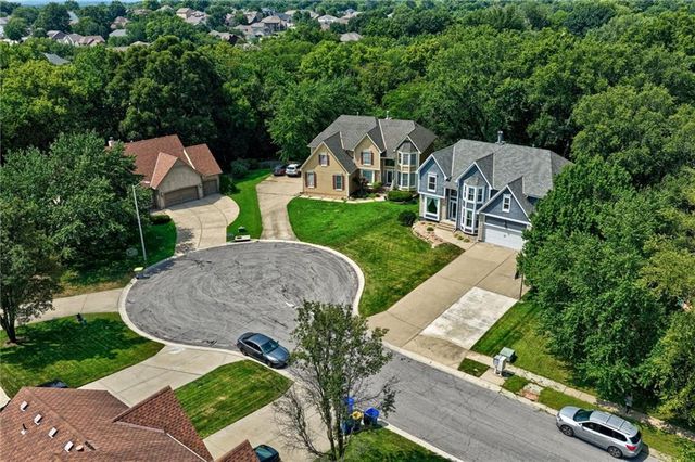 324 NW Bradford Street, Lee's Summit, MO 64064