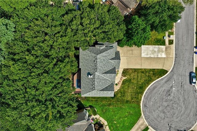 324 NW Bradford Street, Lee's Summit, MO 64064