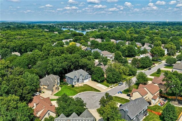 324 NW Bradford Street, Lee's Summit, MO 64064