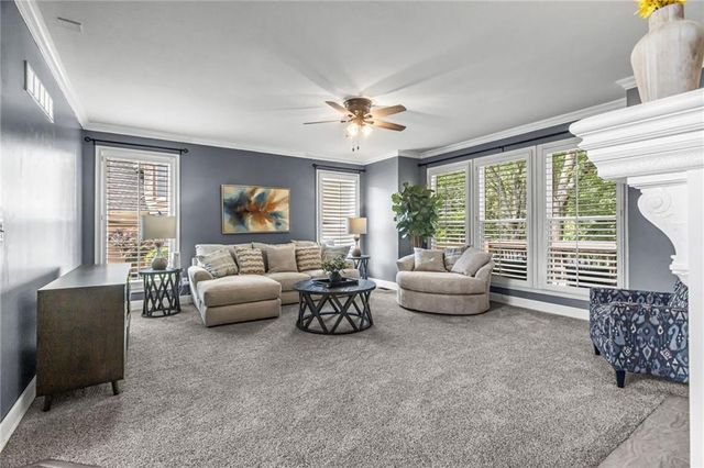 324 NW Bradford Street, Lee's Summit, MO 64064