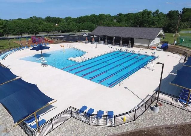 324 NW Bradford Street, Lee's Summit, MO 64064