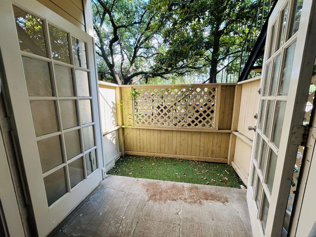 2121 El Paseo Street 1209, Houston, TX 77054
