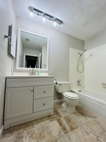 2121 El Paseo Street 1209, Houston, TX 77054