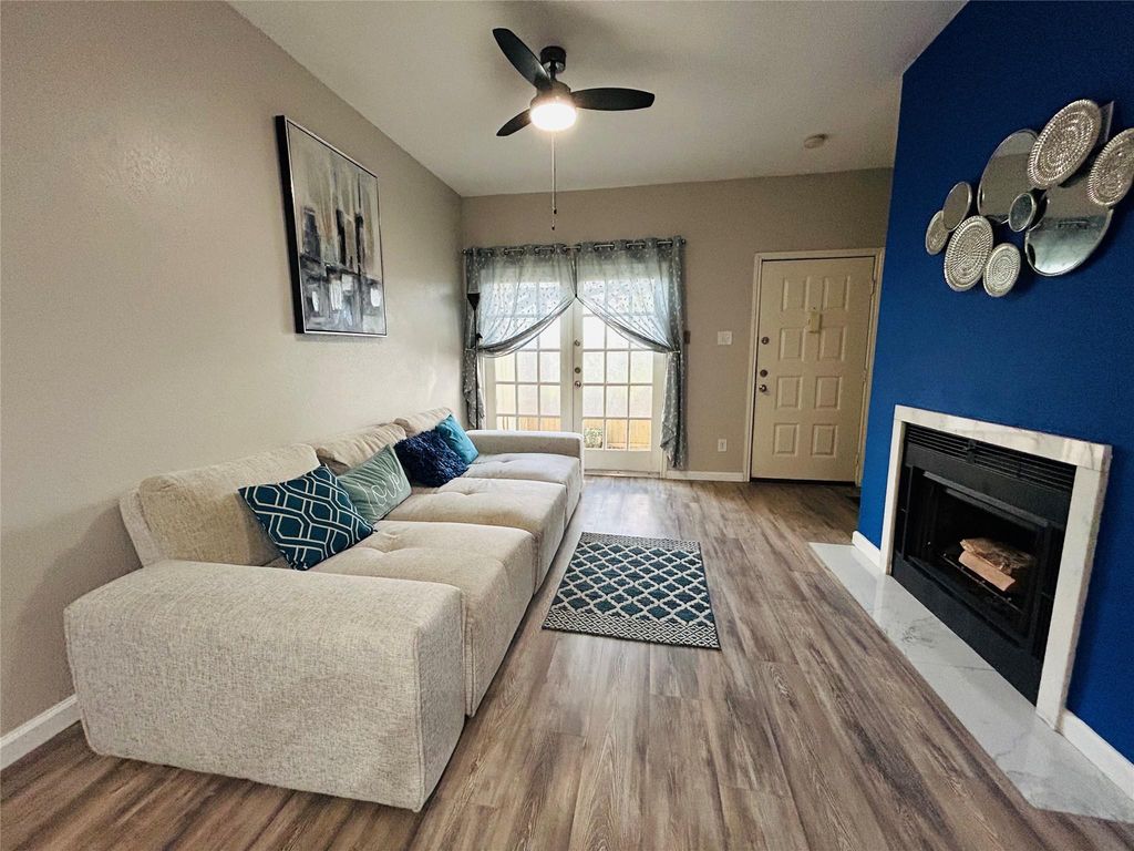 2121 El Paseo Street 1209, Houston, TX 77054