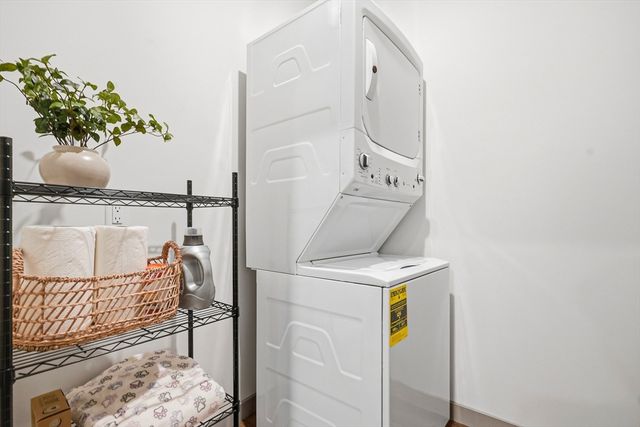 203 Lowell St 103, Wilmington, MA 01887