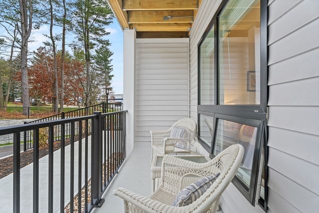 203 Lowell St 103, Wilmington, MA 01887