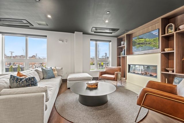 203 Lowell St 103, Wilmington, MA 01887