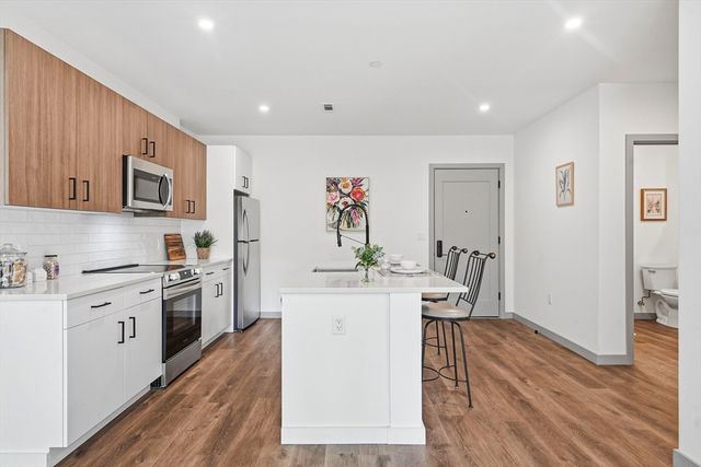 203 Lowell St 103, Wilmington, MA 01887