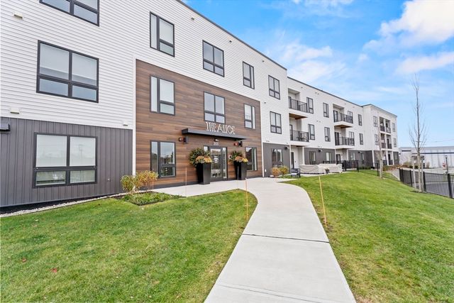 203 Lowell St 103, Wilmington, MA 01887