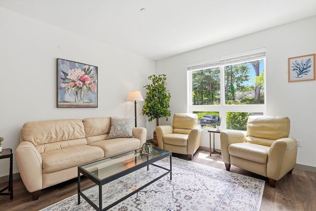 203 Lowell St 103, Wilmington, MA 01887