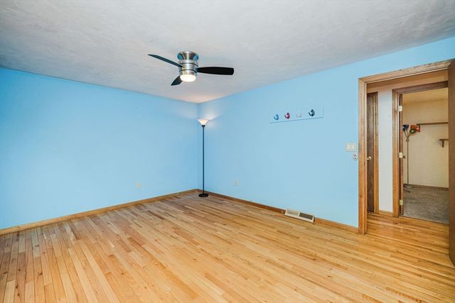 50 Kathy Cir, Bridgewater, MA 02324