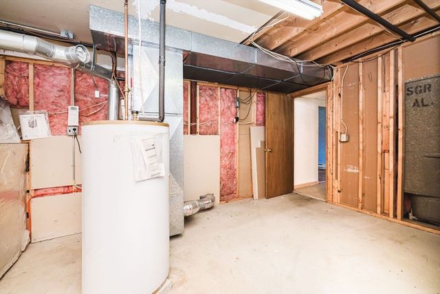 50 Kathy Cir, Bridgewater, MA 02324