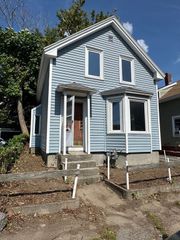 139 West St, Lawrence, MA 01841