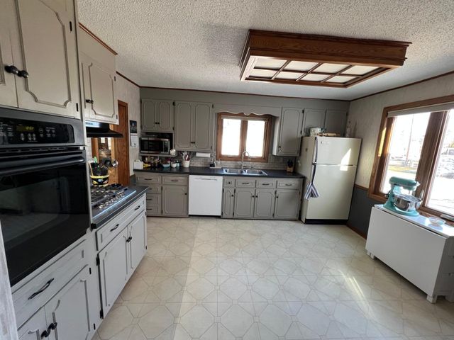 1212 1st Street SW, Wadena, MN 56482