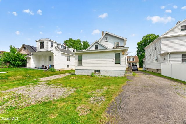 33 Osborne Road, Colonie, NY 12205
