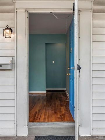 10222 Saint Dennis Lane, St Ann, MO 63074