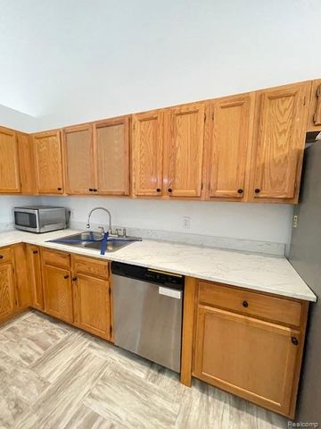 30885 LEE FRANK Lane, Madison Heights, MI 48071