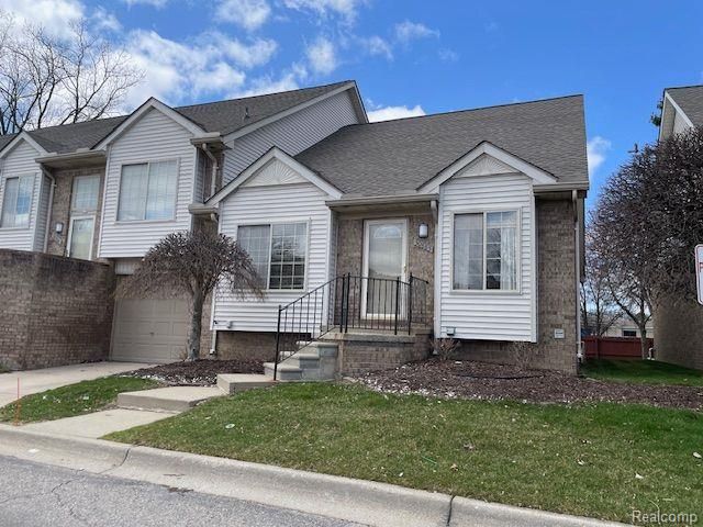 30885 LEE FRANK Lane, Madison Heights, MI 48071
