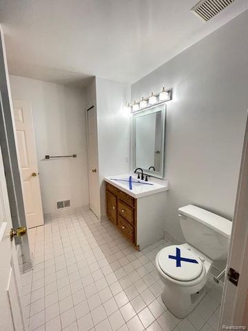 30885 LEE FRANK Lane, Madison Heights, MI 48071