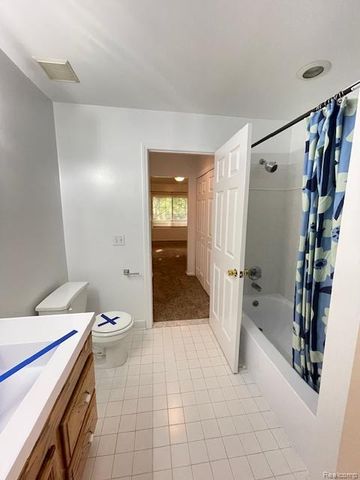 30885 LEE FRANK Lane, Madison Heights, MI 48071