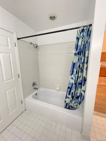 30885 LEE FRANK Lane, Madison Heights, MI 48071
